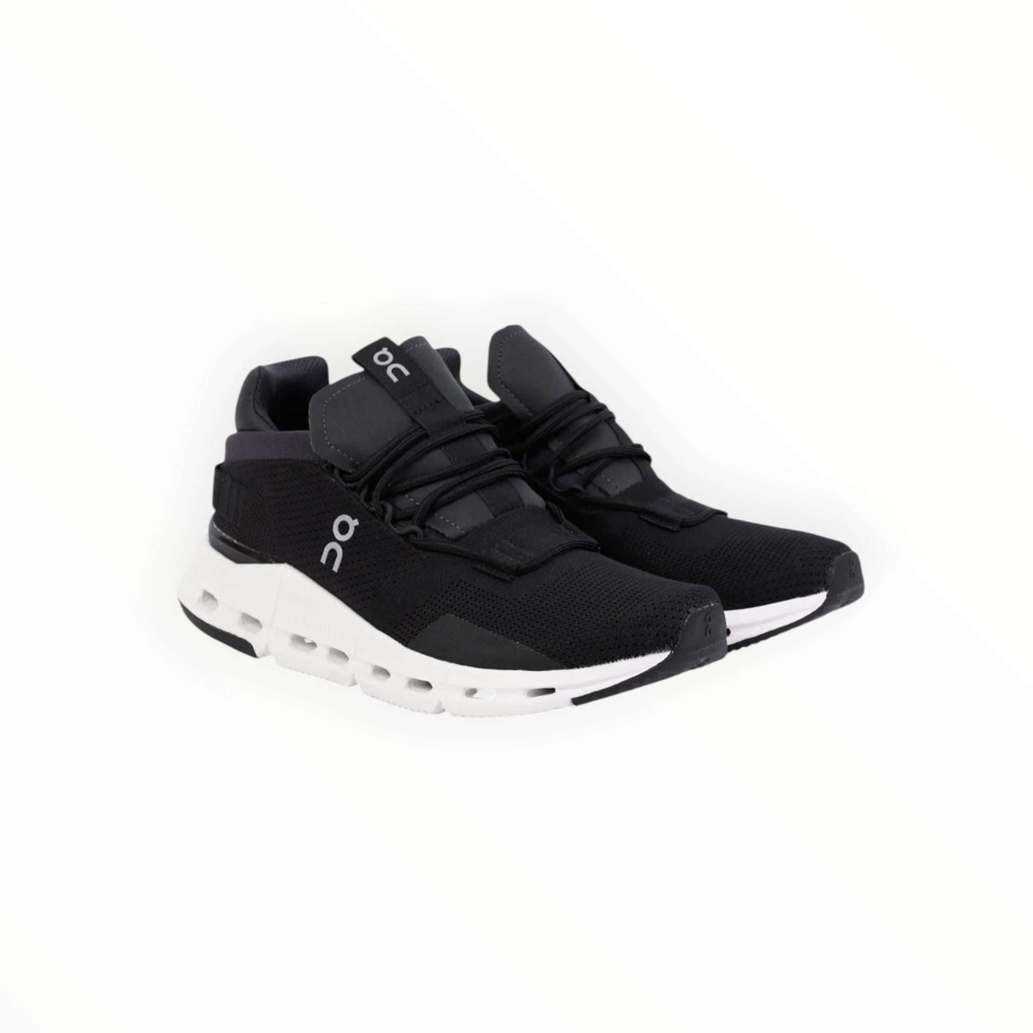 CLOUDNOVA WOMEN'S RUNNING SHOES (BLACK & WHITE)