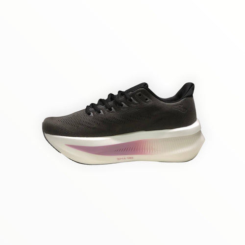 EWW Sports Shoes Glycerin Max 2 men's black running shoes with plush cushioning and GlideRoll Rocker for smooth transitions.