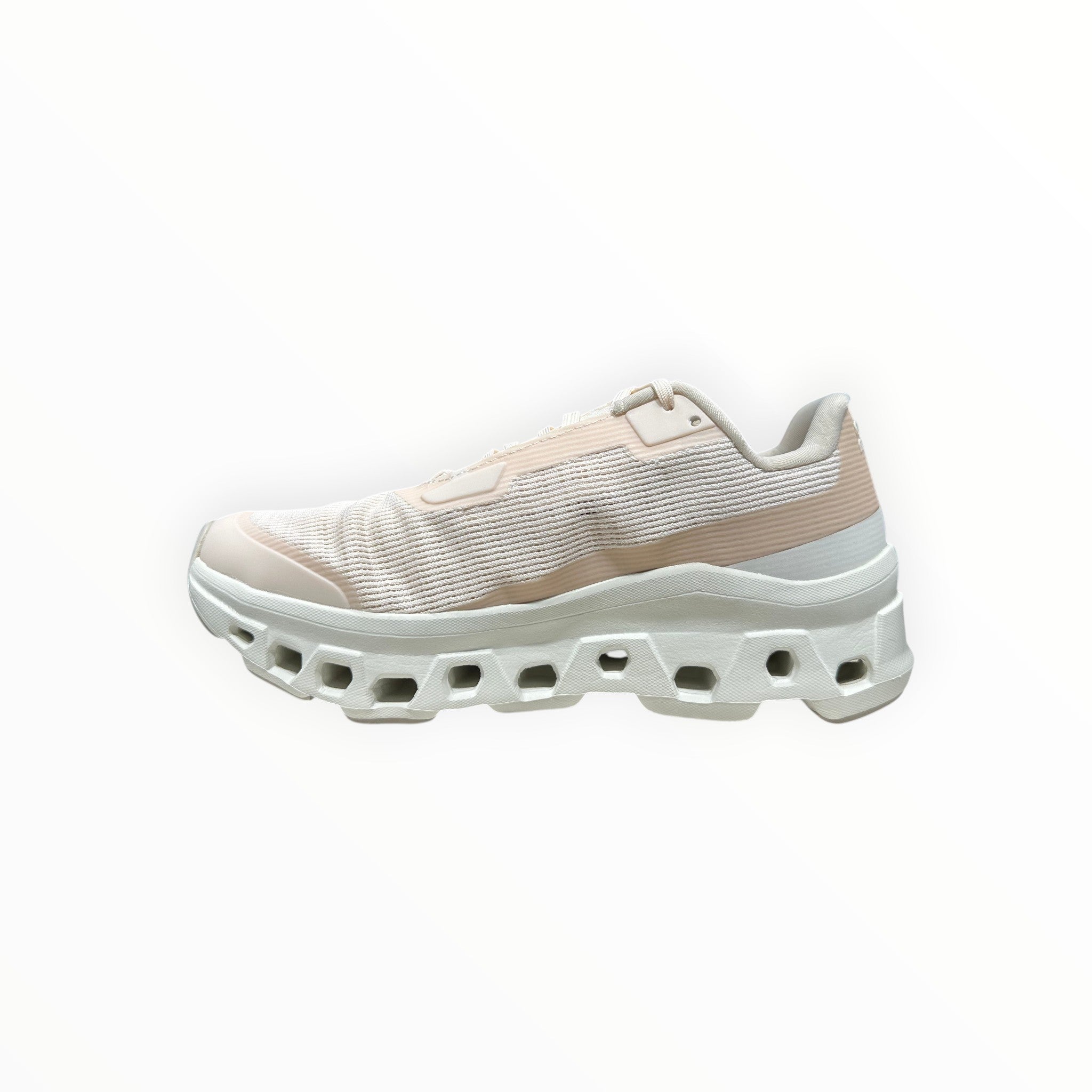 EWW Sports Shoes On Running Cloudmonster Void running shoe in Dewdrop White/Ivory White with breathable mesh upper and signature CloudTec cushioning.